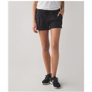 Lululemon Spring Break Away Shorts Womens 6 Black Running Athletic Gym